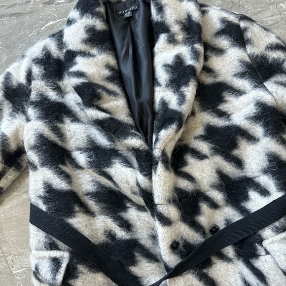 En Thread Coat Houndstooth pattern size small - Picture 2 of 9